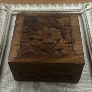 Vintage Wooden Hand Carved Floral Square Trinket Jewelry‎ Box 3 X 3